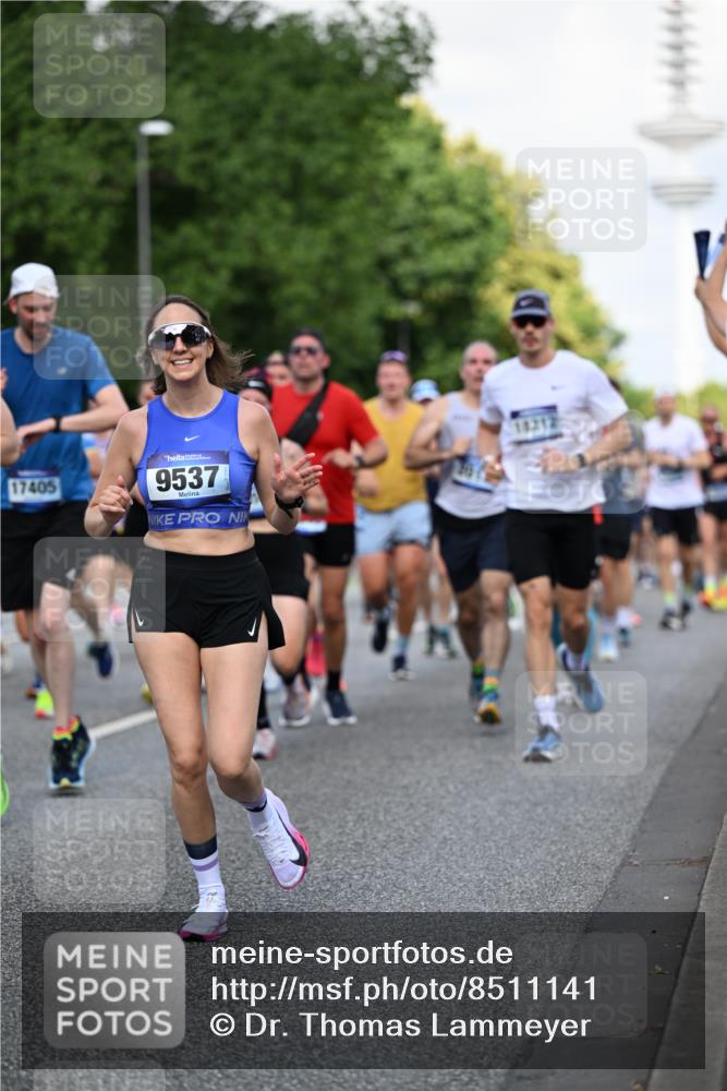 29.06.2025 - hella hamburg halbmarathon Dr. Thomas Lammeyer http://msf.ph/oto/8511141 29.06.2025 10:00:31 Kennedybrücke 1460, 1496, 1537, 1628, 1877, 2013, 2082, 2083, 2208, 2340, 2378, 2771, 2839, 2878, 2996, 3256, 3310, 3426, 4065, 4377, 4404, 4635, 4833, 4967, 5169, 5194, 5482, 5839, 6286, 6309, 6377, 6511, 6512, 6561, 6562, 7383, 7475, 8261, 8313, 8335, 8361, 8514, 8572, 8587, 8618, 8863, 8921, 8996, 9082, 9497, 9537, 9597, 9638, 9752, 9820, 10371, 10508, 10859, 11018, 11124, 11231, 11429 meine-sportfotos.de