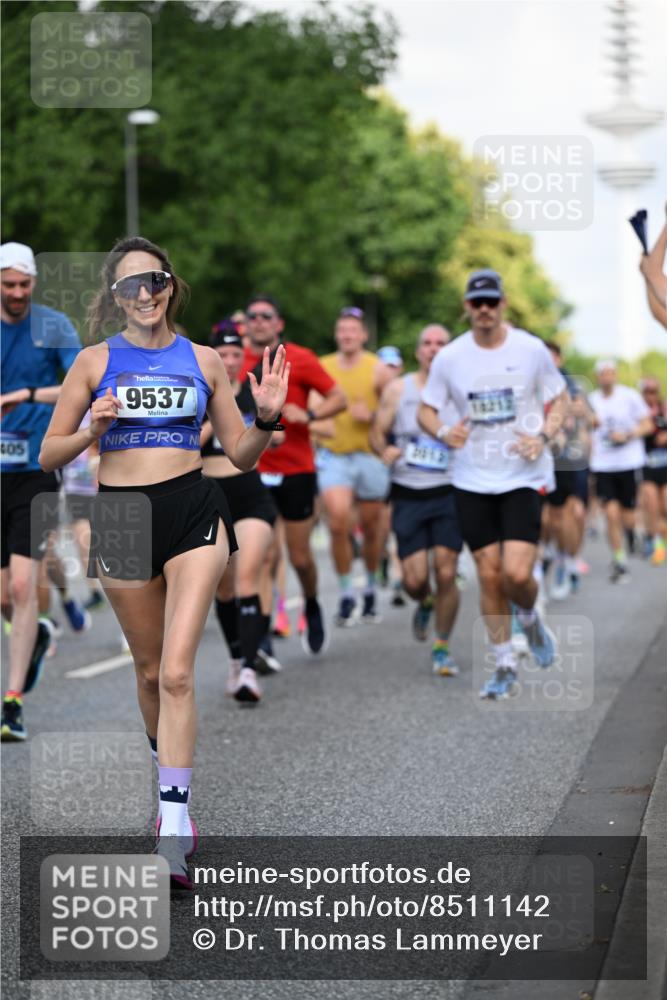 29.06.2025 - hella hamburg halbmarathon Dr. Thomas Lammeyer http://msf.ph/oto/8511142 29.06.2025 10:00:31 Kennedybrücke 1460, 1496, 1537, 1628, 1877, 2013, 2082, 2083, 2208, 2340, 2378, 2771, 2839, 2878, 2996, 3256, 3310, 3426, 4065, 4377, 4404, 4635, 4833, 4967, 5169, 5194, 5482, 5839, 6286, 6309, 6377, 6511, 6512, 6561, 6562, 7383, 7475, 8261, 8313, 8335, 8361, 8514, 8572, 8587, 8618, 8863, 8921, 8996, 9082, 9497, 9537, 9597, 9638, 9752, 9820, 10371, 10508, 10859, 11018, 11124, 11231, 11429 meine-sportfotos.de