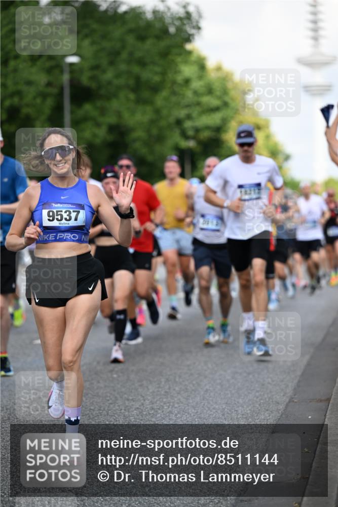 29.06.2025 - hella hamburg halbmarathon Dr. Thomas Lammeyer http://msf.ph/oto/8511144 29.06.2025 10:00:31 Kennedybrücke 1460, 1496, 1537, 1628, 1877, 2013, 2082, 2083, 2208, 2340, 2378, 2771, 2839, 2878, 2996, 3256, 3310, 3426, 4065, 4377, 4404, 4635, 4833, 4967, 5169, 5194, 5482, 5839, 6286, 6309, 6377, 6511, 6512, 6561, 6562, 7383, 7475, 8261, 8313, 8335, 8361, 8514, 8572, 8587, 8618, 8863, 8921, 8996, 9082, 9497, 9537, 9597, 9638, 9752, 9820, 10371, 10508, 10859, 11018, 11124, 11231, 11429 meine-sportfotos.de
