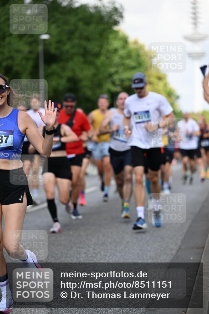 29.06.2025 - hella hamburg halbmarathon Dr. Thomas Lammeyer http://msf.ph/oto/8511151 29.06.2025 10:00:31 Kennedybrücke 1460, 1496, 1537, 1628, 1877, 2013, 2082, 2083, 2208, 2340, 2378, 2771, 2839, 2878, 2996, 3256, 3310, 3426, 4065, 4377, 4404, 4635, 4833, 4967, 5169, 5194, 5482, 5839, 6286, 6309, 6377, 6511, 6512, 6561, 6562, 7383, 7475, 8261, 8313, 8335, 8361, 8514, 8572, 8587, 8618, 8863, 8921, 8996, 9082, 9497, 9537, 9597, 9638, 9752, 9820, 10371, 10508, 10859, 11018, 11124, 11231, 11429 meine-sportfotos.de