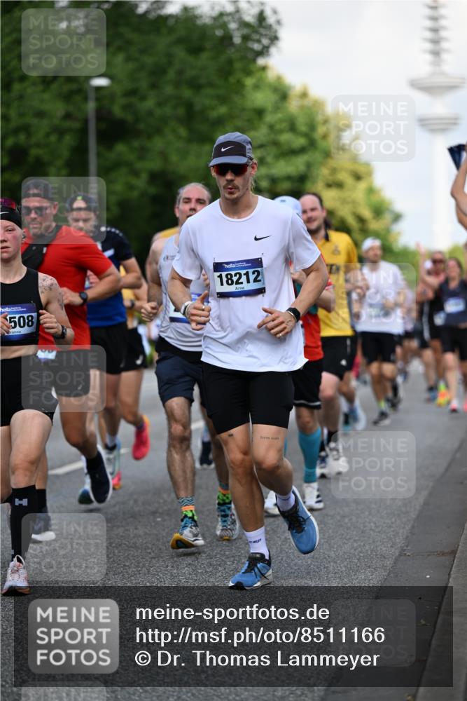 29.06.2025 - hella hamburg halbmarathon Dr. Thomas Lammeyer http://msf.ph/oto/8511166 29.06.2025 10:00:32 Kennedybrücke 1460, 1496, 1537, 1628, 1877, 2013, 2082, 2083, 2208, 2340, 2378, 2771, 2839, 2869, 2878, 2996, 3256, 3310, 3426, 4065, 4377, 4404, 4635, 4833, 4967, 5169, 5194, 5482, 5839, 6286, 6309, 6377, 6511, 6512, 6561, 6562, 7383, 7475, 8112, 8261, 8313, 8335, 8361, 8514, 8572, 8587, 8618, 8661, 8710, 8863, 8921, 8996, 9082, 9497, 9537, 9597, 9638, 9752, 9820, 10189, 10371, 10508, 10859, 11018, 11124, 11231, 11429 meine-sportfotos.de