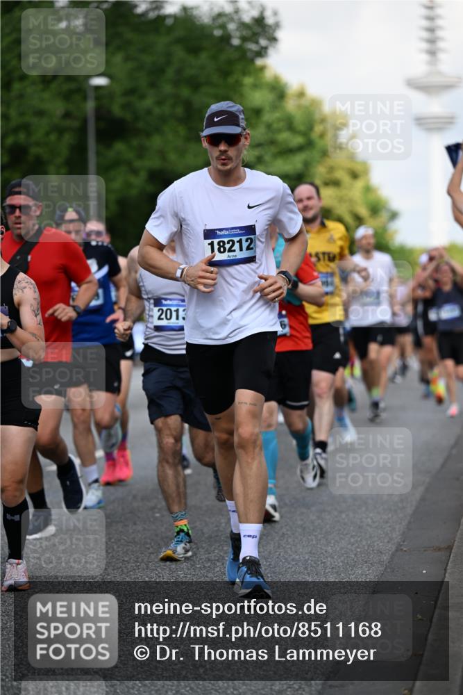 29.06.2025 - hella hamburg halbmarathon Dr. Thomas Lammeyer http://msf.ph/oto/8511168 29.06.2025 10:00:33 Kennedybrücke 1460, 1496, 1537, 1628, 1877, 2013, 2082, 2083, 2208, 2340, 2378, 2396, 2771, 2839, 2869, 2878, 2996, 3256, 3310, 3426, 4065, 4377, 4404, 4635, 4833, 4967, 5169, 5194, 5482, 5839, 6286, 6309, 6377, 6561, 6562, 7383, 7475, 8112, 8261, 8313, 8335, 8361, 8514, 8572, 8587, 8618, 8661, 8710, 8863, 8921, 8996, 9082, 9497, 9537, 9597, 9638, 9752, 9820, 10189, 10371, 10508, 10859, 11018, 11231, 11429 meine-sportfotos.de
