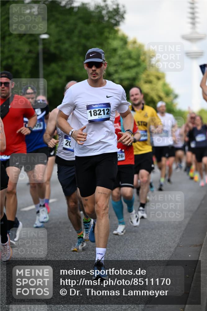29.06.2025 - hella hamburg halbmarathon Dr. Thomas Lammeyer http://msf.ph/oto/8511170 29.06.2025 10:00:33 Kennedybrücke 1460, 1496, 1537, 1628, 1877, 2013, 2082, 2083, 2208, 2340, 2378, 2396, 2771, 2839, 2869, 2878, 2996, 3256, 3310, 3426, 4065, 4377, 4404, 4635, 4833, 4967, 5169, 5194, 5482, 5839, 6286, 6309, 6377, 6561, 6562, 7383, 7475, 8112, 8261, 8313, 8335, 8361, 8514, 8572, 8587, 8618, 8661, 8710, 8863, 8921, 8996, 9082, 9497, 9537, 9597, 9638, 9752, 9820, 10189, 10371, 10508, 10859, 11018, 11231, 11429 meine-sportfotos.de