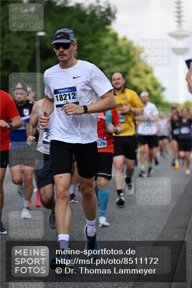 29.06.2025 - hella hamburg halbmarathon Dr. Thomas Lammeyer http://msf.ph/oto/8511172 29.06.2025 10:00:33 Kennedybrücke 1460, 1496, 1537, 1628, 1877, 2013, 2082, 2083, 2208, 2340, 2378, 2396, 2771, 2839, 2869, 2878, 2996, 3256, 3310, 3426, 4065, 4377, 4404, 4635, 4833, 4967, 5169, 5194, 5482, 5839, 6286, 6309, 6377, 6561, 6562, 7383, 7475, 8112, 8261, 8313, 8335, 8361, 8514, 8572, 8587, 8618, 8661, 8710, 8863, 8921, 8996, 9082, 9497, 9537, 9597, 9638, 9752, 9820, 10189, 10371, 10508, 10859, 11018, 11231, 11429 meine-sportfotos.de
