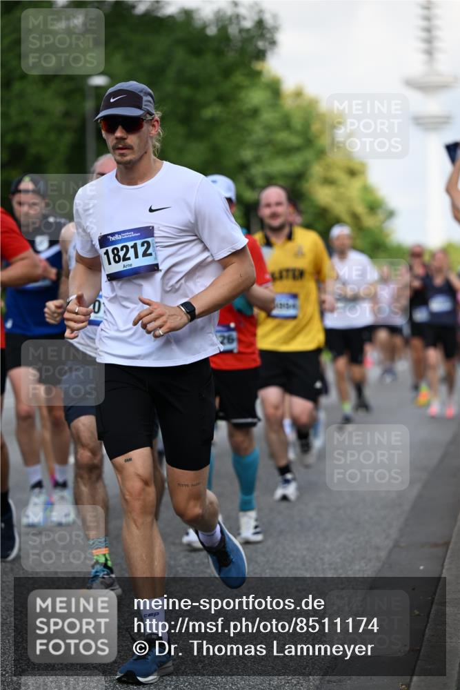 29.06.2025 - hella hamburg halbmarathon Dr. Thomas Lammeyer http://msf.ph/oto/8511174 29.06.2025 10:00:33 Kennedybrücke 1460, 1496, 1537, 1628, 1877, 2013, 2082, 2083, 2208, 2340, 2378, 2396, 2771, 2839, 2869, 2878, 2996, 3256, 3310, 3426, 4065, 4377, 4404, 4635, 4833, 4967, 5169, 5194, 5482, 5839, 6286, 6309, 6377, 6561, 6562, 7383, 7475, 8112, 8261, 8313, 8335, 8361, 8514, 8572, 8587, 8618, 8661, 8710, 8863, 8921, 8996, 9082, 9497, 9537, 9597, 9638, 9752, 9820, 10189, 10371, 10508, 10859, 11018, 11231, 11429 meine-sportfotos.de
