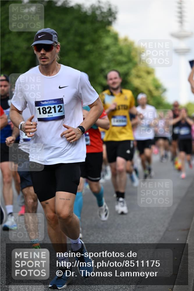 29.06.2025 - hella hamburg halbmarathon Dr. Thomas Lammeyer http://msf.ph/oto/8511175 29.06.2025 10:00:33 Kennedybrücke 1460, 1496, 1537, 1628, 1877, 2013, 2082, 2083, 2208, 2340, 2378, 2396, 2771, 2839, 2869, 2878, 2996, 3256, 3310, 3426, 4065, 4377, 4404, 4635, 4833, 4967, 5169, 5194, 5482, 5839, 6286, 6309, 6377, 6561, 6562, 7383, 7475, 8112, 8261, 8313, 8335, 8361, 8514, 8572, 8587, 8618, 8661, 8710, 8863, 8921, 8996, 9082, 9497, 9537, 9597, 9638, 9752, 9820, 10189, 10371, 10508, 10859, 11018, 11231, 11429 meine-sportfotos.de