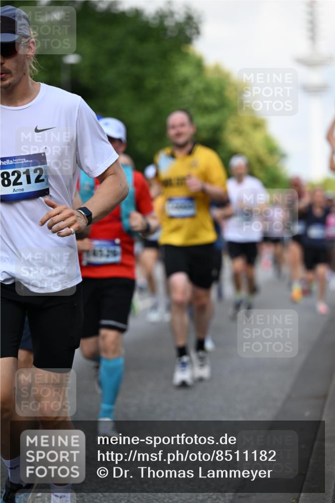 29.06.2025 - hella hamburg halbmarathon Dr. Thomas Lammeyer http://msf.ph/oto/8511182 29.06.2025 10:00:34 Kennedybrücke 1460, 1496, 1537, 1628, 1877, 2013, 2082, 2083, 2208, 2340, 2378, 2396, 2771, 2839, 2869, 2878, 2996, 3310, 3426, 3575, 4065, 4377, 4404, 4635, 4833, 4967, 5169, 5194, 5482, 5839, 6286, 6309, 6377, 6561, 6562, 7383, 7475, 8112, 8261, 8313, 8335, 8361, 8514, 8572, 8587, 8618, 8661, 8710, 8863, 8921, 8996, 9082, 9497, 9537, 9597, 9638, 9752, 9820, 9876, 10189, 10371, 10508, 10859, 11018, 11231, 11429 meine-sportfotos.de