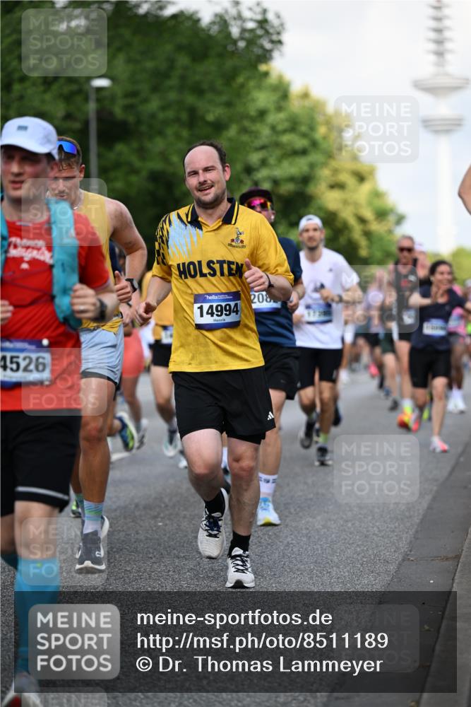 29.06.2025 - hella hamburg halbmarathon Dr. Thomas Lammeyer http://msf.ph/oto/8511189 29.06.2025 10:00:34 Kennedybrücke 1460, 1496, 1537, 1628, 1877, 2013, 2082, 2083, 2208, 2340, 2378, 2396, 2771, 2839, 2869, 2878, 2996, 3310, 3426, 3575, 4065, 4377, 4404, 4635, 4833, 4967, 5169, 5194, 5482, 5839, 6286, 6309, 6377, 6561, 6562, 7383, 7475, 8112, 8261, 8313, 8335, 8361, 8514, 8572, 8587, 8618, 8661, 8710, 8863, 8921, 8996, 9082, 9497, 9537, 9597, 9638, 9752, 9820, 9876, 10189, 10371, 10508, 10859, 11018, 11231, 11429 meine-sportfotos.de