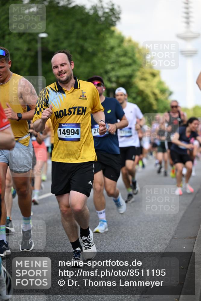 29.06.2025 - hella hamburg halbmarathon Dr. Thomas Lammeyer http://msf.ph/oto/8511195 29.06.2025 10:00:35 Kennedybrücke 1460, 1496, 1537, 1628, 1833, 1877, 2013, 2082, 2083, 2208, 2340, 2378, 2396, 2771, 2839, 2869, 2878, 2996, 3310, 3426, 3575, 4065, 4377, 4404, 4635, 4833, 4967, 5169, 5194, 5482, 5839, 6286, 6309, 6377, 6561, 6562, 7383, 7475, 8112, 8261, 8313, 8361, 8514, 8572, 8587, 8618, 8661, 8710, 8863, 8921, 8996, 9082, 9497, 9537, 9597, 9638, 9752, 9820, 9876, 10189, 10371, 10508, 10859, 11018, 11231, 11429 meine-sportfotos.de
