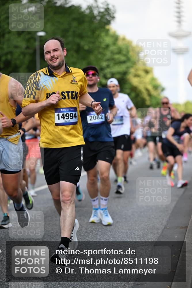 29.06.2025 - hella hamburg halbmarathon Dr. Thomas Lammeyer http://msf.ph/oto/8511198 29.06.2025 10:00:35 Kennedybrücke 1460, 1496, 1537, 1628, 1833, 1877, 2013, 2082, 2083, 2208, 2340, 2378, 2396, 2771, 2839, 2869, 2878, 2996, 3310, 3426, 3575, 4065, 4377, 4404, 4635, 4833, 4967, 5169, 5194, 5482, 5839, 6286, 6309, 6377, 6561, 6562, 7383, 7475, 8112, 8261, 8313, 8361, 8514, 8572, 8587, 8618, 8661, 8710, 8863, 8921, 8996, 9082, 9497, 9537, 9597, 9638, 9752, 9820, 9876, 10189, 10371, 10508, 10859, 11018, 11231, 11429 meine-sportfotos.de