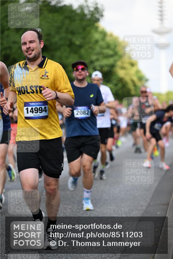29.06.2025 - hella hamburg halbmarathon Dr. Thomas Lammeyer http://msf.ph/oto/8511203 29.06.2025 10:00:35 Kennedybrücke 1460, 1496, 1537, 1628, 1833, 1877, 2013, 2082, 2083, 2208, 2340, 2378, 2396, 2771, 2839, 2869, 2878, 2996, 3310, 3426, 3575, 4065, 4377, 4404, 4635, 4833, 4967, 5169, 5194, 5482, 5839, 6286, 6309, 6377, 6561, 6562, 7383, 7475, 8112, 8261, 8313, 8361, 8514, 8572, 8587, 8618, 8661, 8710, 8863, 8921, 8996, 9082, 9497, 9537, 9597, 9638, 9752, 9820, 9876, 10189, 10371, 10508, 10859, 11018, 11231, 11429 meine-sportfotos.de