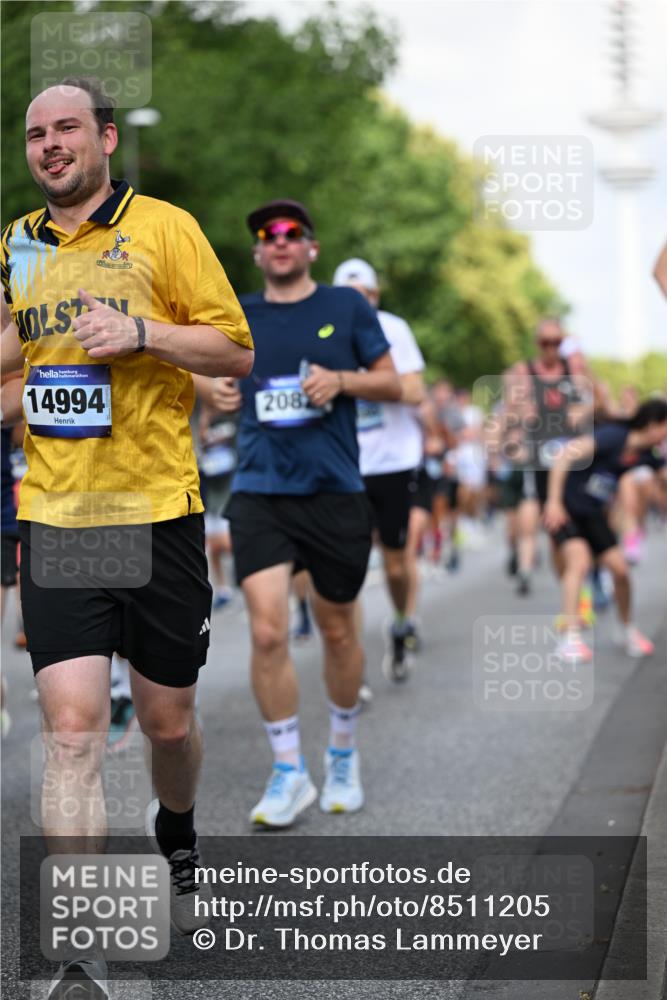 29.06.2025 - hella hamburg halbmarathon Dr. Thomas Lammeyer http://msf.ph/oto/8511205 29.06.2025 10:00:35 Kennedybrücke 1460, 1496, 1537, 1628, 1833, 1877, 2013, 2082, 2083, 2208, 2340, 2378, 2396, 2771, 2839, 2869, 2878, 2996, 3310, 3426, 3575, 4065, 4377, 4404, 4635, 4833, 4967, 5169, 5194, 5482, 5839, 6286, 6309, 6377, 6561, 6562, 7383, 7475, 8112, 8261, 8313, 8361, 8514, 8572, 8587, 8618, 8661, 8710, 8863, 8921, 8996, 9082, 9497, 9537, 9597, 9638, 9752, 9820, 9876, 10189, 10371, 10508, 10859, 11018, 11231, 11429 meine-sportfotos.de