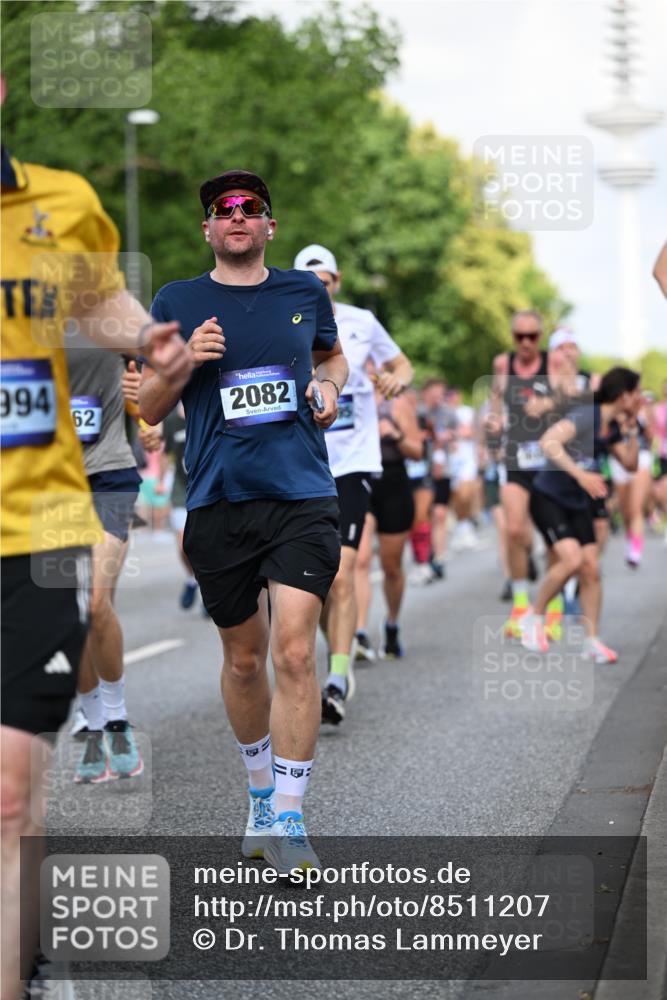 29.06.2025 - hella hamburg halbmarathon Dr. Thomas Lammeyer http://msf.ph/oto/8511207 29.06.2025 10:00:36 Kennedybrücke 1381, 1460, 1496, 1537, 1628, 1833, 1877, 2013, 2082, 2083, 2208, 2340, 2378, 2396, 2771, 2839, 2869, 2878, 2996, 3310, 3426, 3575, 4065, 4377, 4404, 4635, 4833, 4967, 5169, 5194, 5839, 6286, 6309, 6377, 6561, 6562, 7383, 7475, 8112, 8261, 8313, 8361, 8514, 8572, 8587, 8618, 8661, 8710, 8863, 8921, 8996, 9082, 9497, 9537, 9597, 9752, 9820, 9876, 10189, 10371, 10508, 10859, 11018, 11231, 11429 meine-sportfotos.de