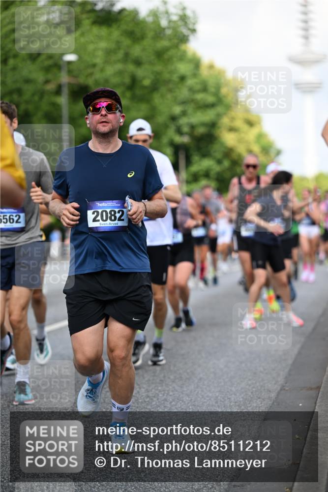 29.06.2025 - hella hamburg halbmarathon Dr. Thomas Lammeyer http://msf.ph/oto/8511212 29.06.2025 10:00:36 Kennedybrücke 1381, 1460, 1496, 1537, 1628, 1833, 1877, 2013, 2082, 2083, 2208, 2340, 2378, 2396, 2771, 2839, 2869, 2878, 2996, 3310, 3426, 3575, 4065, 4377, 4404, 4635, 4833, 4967, 5169, 5194, 5839, 6286, 6309, 6377, 6561, 6562, 7383, 7475, 8112, 8261, 8313, 8361, 8514, 8572, 8587, 8618, 8661, 8710, 8863, 8921, 8996, 9082, 9497, 9537, 9597, 9752, 9820, 9876, 10189, 10371, 10508, 10859, 11018, 11231, 11429 meine-sportfotos.de