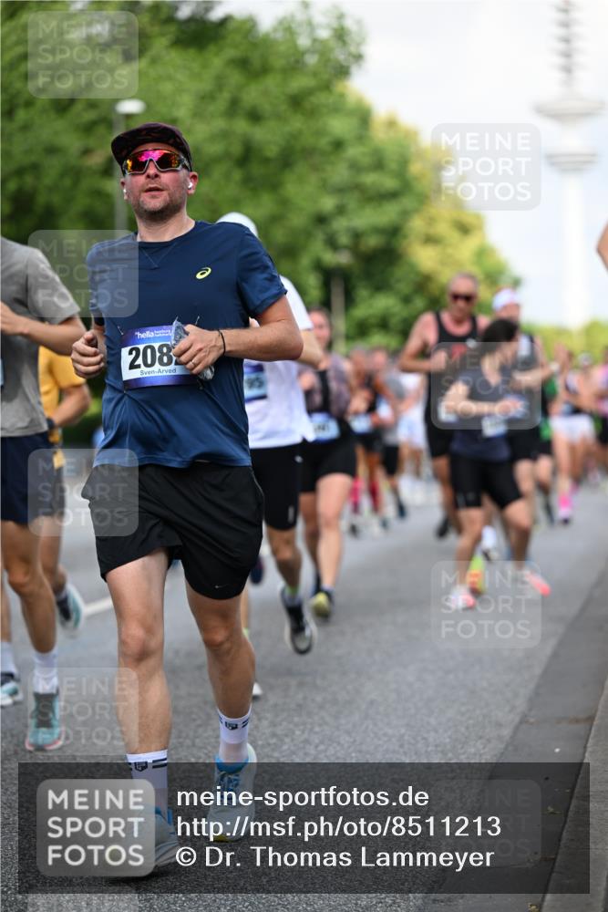 29.06.2025 - hella hamburg halbmarathon Dr. Thomas Lammeyer http://msf.ph/oto/8511213 29.06.2025 10:00:36 Kennedybrücke 1381, 1460, 1496, 1537, 1628, 1833, 1877, 2013, 2082, 2083, 2208, 2340, 2378, 2396, 2771, 2839, 2869, 2878, 2996, 3310, 3426, 3575, 4065, 4377, 4404, 4635, 4833, 4967, 5169, 5194, 5839, 6286, 6309, 6377, 6561, 6562, 7383, 7475, 8112, 8261, 8313, 8361, 8514, 8572, 8587, 8618, 8661, 8710, 8863, 8921, 8996, 9082, 9497, 9537, 9597, 9752, 9820, 9876, 10189, 10371, 10508, 10859, 11018, 11231, 11429 meine-sportfotos.de