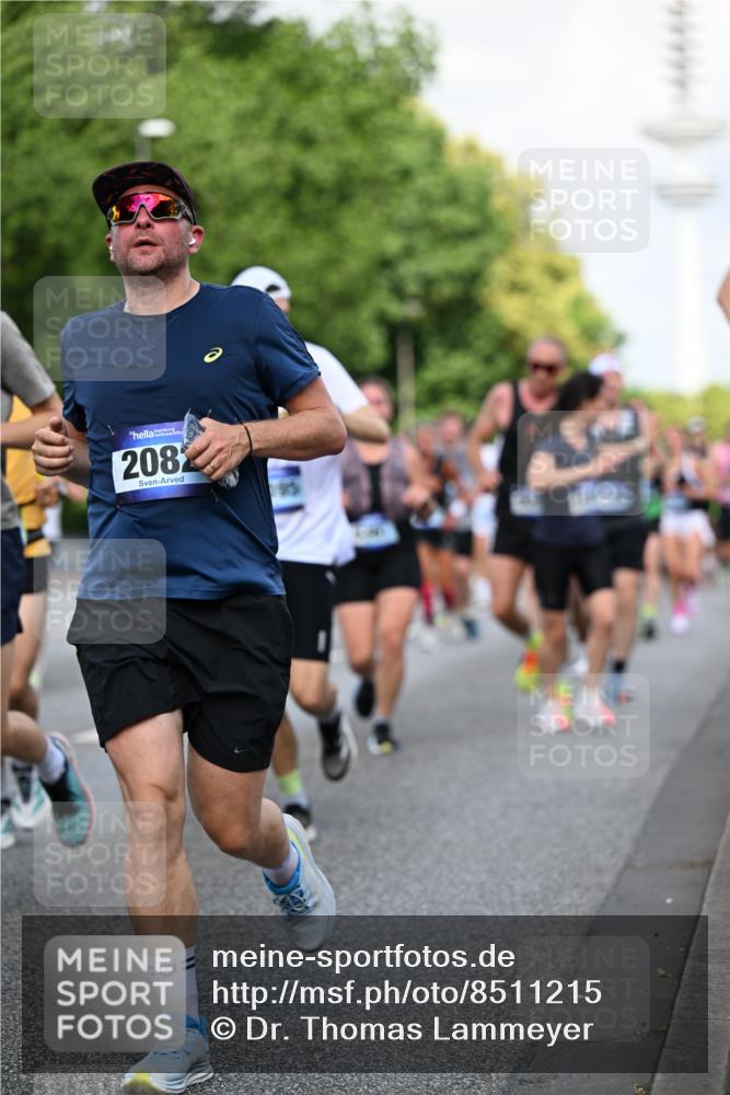 29.06.2025 - hella hamburg halbmarathon Dr. Thomas Lammeyer http://msf.ph/oto/8511215 29.06.2025 10:00:36 Kennedybrücke 1381, 1460, 1496, 1537, 1628, 1833, 1877, 2013, 2082, 2083, 2208, 2340, 2378, 2396, 2771, 2839, 2869, 2878, 2996, 3310, 3426, 3575, 4065, 4377, 4404, 4635, 4833, 4967, 5169, 5194, 5839, 6286, 6309, 6377, 6561, 6562, 7383, 7475, 8112, 8261, 8313, 8361, 8514, 8572, 8587, 8618, 8661, 8710, 8863, 8921, 8996, 9082, 9497, 9537, 9597, 9752, 9820, 9876, 10189, 10371, 10508, 10859, 11018, 11231, 11429 meine-sportfotos.de