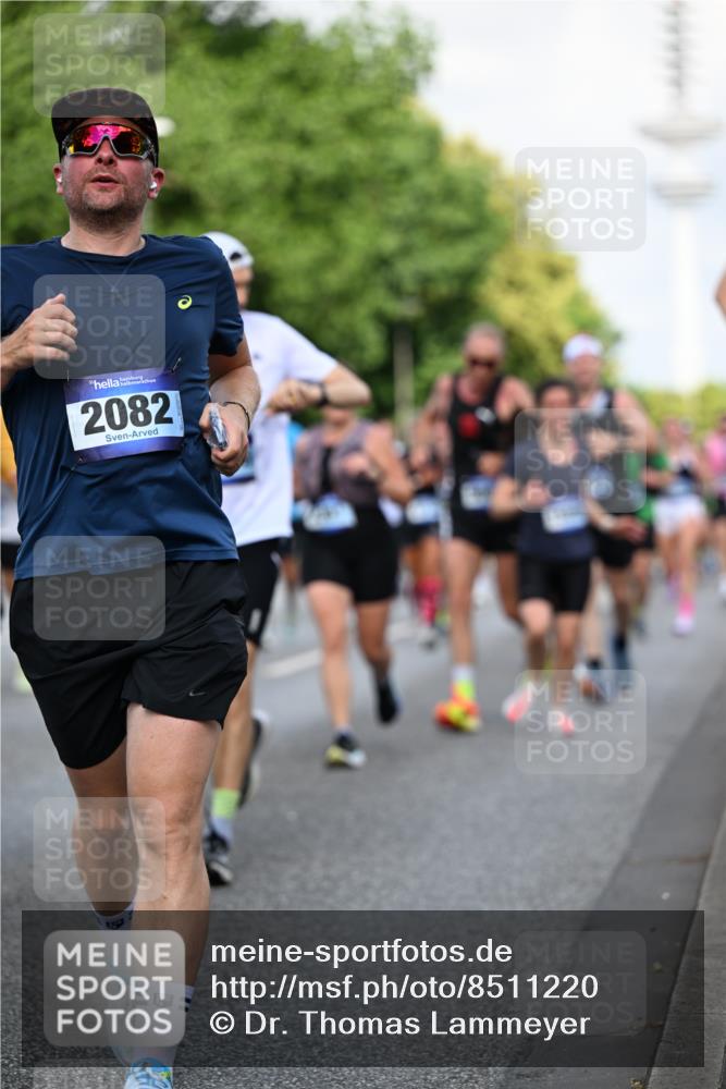29.06.2025 - hella hamburg halbmarathon Dr. Thomas Lammeyer http://msf.ph/oto/8511220 29.06.2025 10:00:36 Kennedybrücke 1381, 1460, 1496, 1537, 1628, 1833, 1877, 2013, 2082, 2083, 2208, 2340, 2378, 2396, 2771, 2839, 2869, 2878, 2996, 3310, 3426, 3575, 4065, 4377, 4404, 4635, 4833, 4967, 5169, 5194, 5839, 6286, 6309, 6377, 6561, 6562, 7383, 7475, 8112, 8261, 8313, 8361, 8514, 8572, 8587, 8618, 8661, 8710, 8863, 8921, 8996, 9082, 9497, 9537, 9597, 9752, 9820, 9876, 10189, 10371, 10508, 10859, 11018, 11231, 11429 meine-sportfotos.de