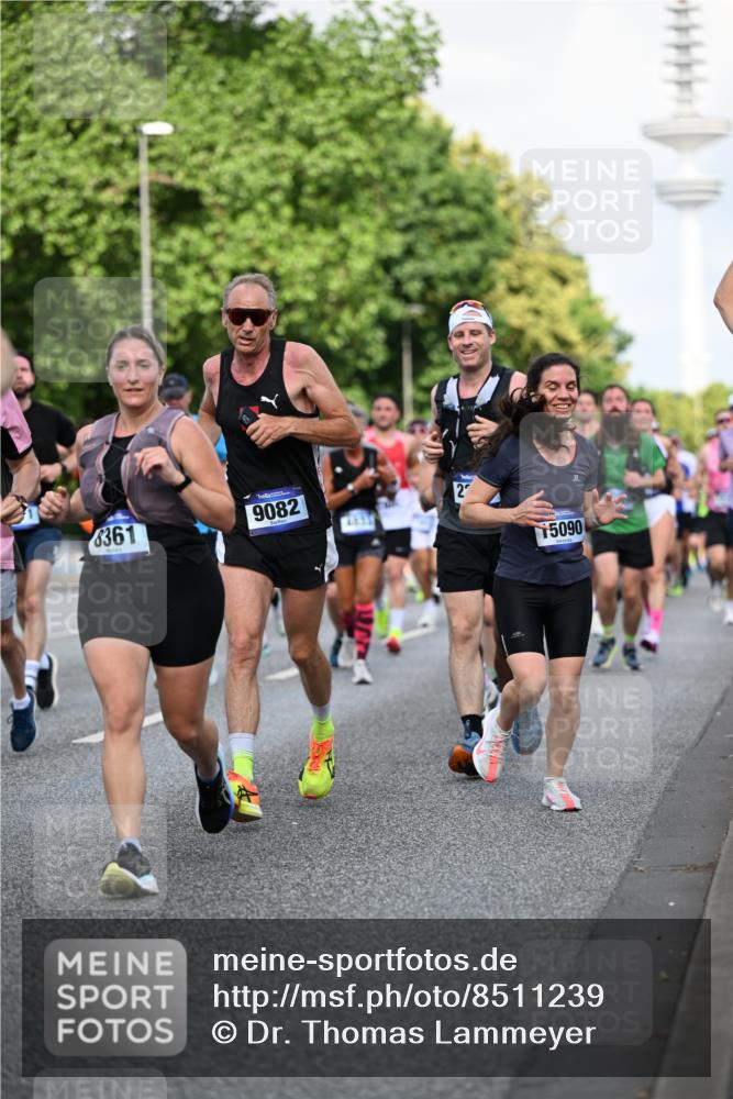 29.06.2025 - hella hamburg halbmarathon Dr. Thomas Lammeyer http://msf.ph/oto/8511239 29.06.2025 10:00:38 Kennedybrücke 1381, 1460, 1496, 1537, 1628, 1833, 1877, 2013, 2074, 2082, 2083, 2208, 2340, 2378, 2396, 2771, 2839, 2869, 2878, 2996, 3310, 3426, 3575, 4065, 4377, 4635, 4833, 4967, 5169, 5194, 5839, 6286, 6309, 6377, 6561, 6562, 7383, 7475, 8112, 8261, 8313, 8361, 8514, 8572, 8587, 8618, 8661, 8710, 8863, 8921, 8996, 9082, 9497, 9537, 9597, 9752, 9820, 9876, 10189, 10371, 10508, 10859, 11018, 11429 meine-sportfotos.de