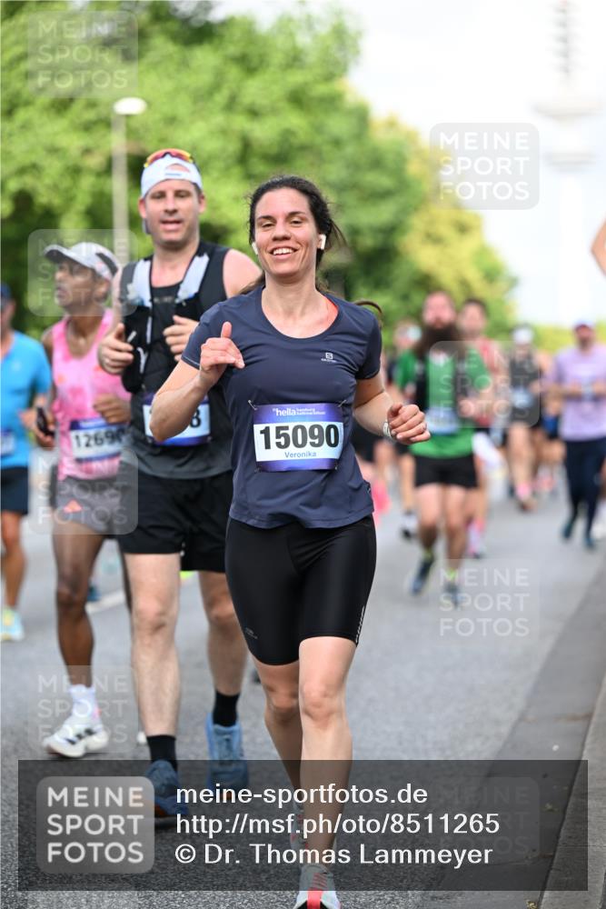 29.06.2025 - hella hamburg halbmarathon Dr. Thomas Lammeyer http://msf.ph/oto/8511265 29.06.2025 10:00:40 Kennedybrücke 1381, 1460, 1496, 1537, 1833, 1877, 2013, 2074, 2082, 2111, 2208, 2340, 2378, 2396, 2771, 2839, 2869, 2878, 2996, 3310, 3426, 3575, 3652, 4065, 4377, 4635, 4833, 4897, 4967, 5169, 5194, 5839, 6286, 6309, 6377, 6561, 6562, 7383, 7475, 8112, 8261, 8313, 8361, 8514, 8572, 8587, 8618, 8661, 8710, 8863, 8996, 9082, 9497, 9537, 9752, 9820, 9876, 9985, 10189, 10371, 10508, 10859, 11018, 11429 meine-sportfotos.de