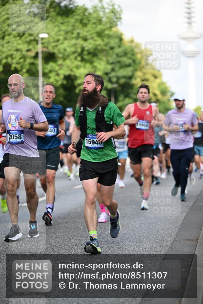 29.06.2025 - hella hamburg halbmarathon Dr. Thomas Lammeyer http://msf.ph/oto/8511307 29.06.2025 10:00:42 Kennedybrücke 1381, 1460, 1496, 1537, 1833, 1877, 2013, 2074, 2082, 2111, 2208, 2340, 2378, 2396, 2771, 2839, 2869, 2878, 2996, 3310, 3426, 3575, 3652, 3791, 4065, 4635, 4770, 4833, 4897, 4967, 5169, 5194, 5839, 6286, 6309, 6377, 6561, 6562, 7383, 7475, 8112, 8261, 8313, 8361, 8514, 8572, 8587, 8618, 8661, 8710, 8813, 8863, 8996, 9082, 9497, 9537, 9752, 9820, 9876, 9985, 10189, 10371, 10508, 10859, 11018, 11429 meine-sportfotos.de