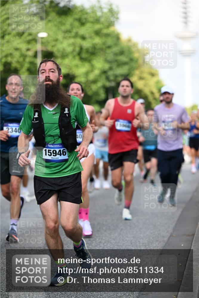 29.06.2025 - hella hamburg halbmarathon Dr. Thomas Lammeyer http://msf.ph/oto/8511334 29.06.2025 10:00:43 Kennedybrücke 1381, 1460, 1496, 1537, 1833, 1877, 2013, 2074, 2082, 2111, 2208, 2340, 2378, 2396, 2771, 2839, 2869, 2878, 2996, 3310, 3426, 3575, 3652, 3791, 4635, 4770, 4833, 4897, 4967, 5169, 5194, 5839, 6286, 6309, 6377, 6561, 6562, 7383, 7475, 8112, 8261, 8313, 8361, 8514, 8572, 8587, 8618, 8661, 8710, 8813, 8863, 8996, 9082, 9497, 9752, 9820, 9876, 9985, 10189, 10371, 10508, 10859, 11018, 11429 meine-sportfotos.de