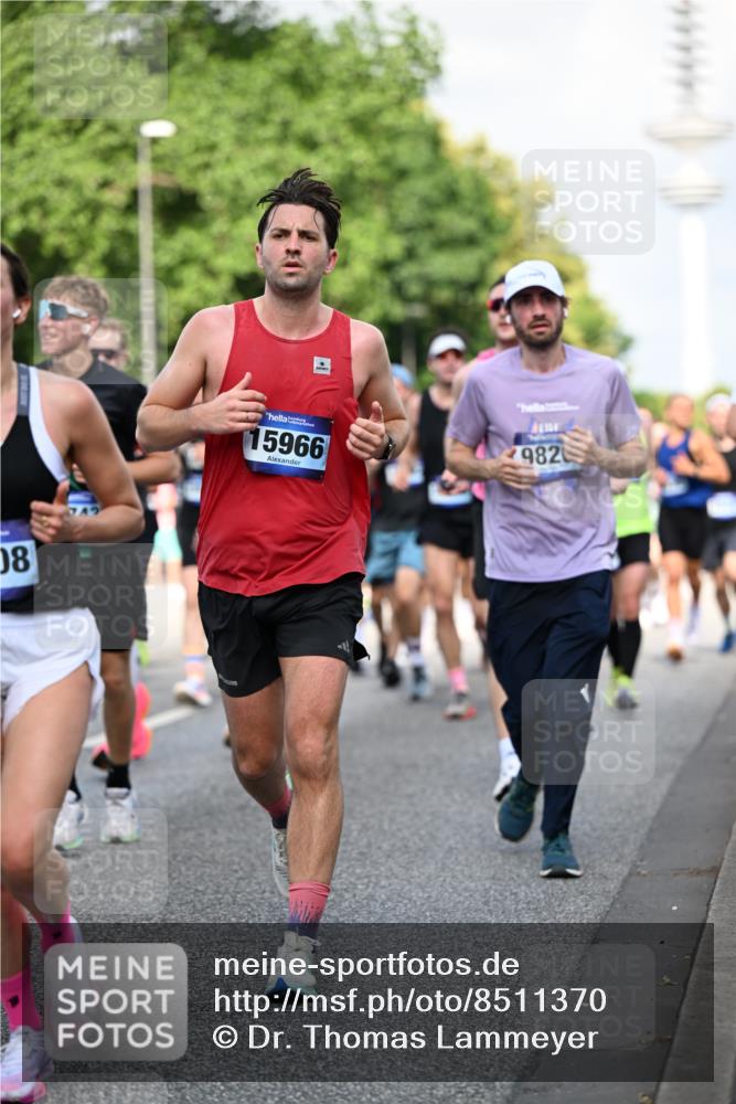 29.06.2025 - hella hamburg halbmarathon Dr. Thomas Lammeyer http://msf.ph/oto/8511370 29.06.2025 10:00:44 Kennedybrücke 1381, 1460, 1496, 1537, 1833, 2013, 2074, 2082, 2111, 2208, 2340, 2378, 2396, 2771, 2839, 2869, 2878, 2996, 3310, 3426, 3575, 3652, 3791, 4635, 4770, 4833, 4897, 4967, 5169, 5194, 5839, 6309, 6377, 6561, 6562, 7383, 7475, 8112, 8261, 8313, 8361, 8514, 8572, 8587, 8618, 8661, 8710, 8813, 8863, 8996, 9082, 9497, 9752, 9820, 9876, 9985, 10189, 10371, 10508, 10859, 11018, 11429 meine-sportfotos.de