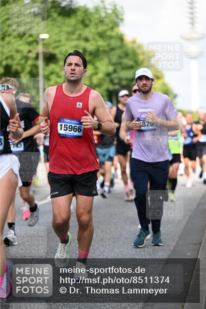 29.06.2025 - hella hamburg halbmarathon Dr. Thomas Lammeyer http://msf.ph/oto/8511374 29.06.2025 10:00:44 Kennedybrücke 1381, 1460, 1496, 1537, 1833, 2013, 2074, 2082, 2111, 2208, 2340, 2378, 2396, 2771, 2839, 2869, 2878, 2996, 3310, 3426, 3575, 3652, 3791, 4635, 4770, 4833, 4897, 4967, 5169, 5194, 5839, 6309, 6377, 6561, 6562, 7383, 7475, 8112, 8261, 8313, 8361, 8514, 8572, 8587, 8618, 8661, 8710, 8813, 8863, 8996, 9082, 9497, 9752, 9820, 9876, 9985, 10189, 10371, 10508, 10859, 11018, 11429 meine-sportfotos.de