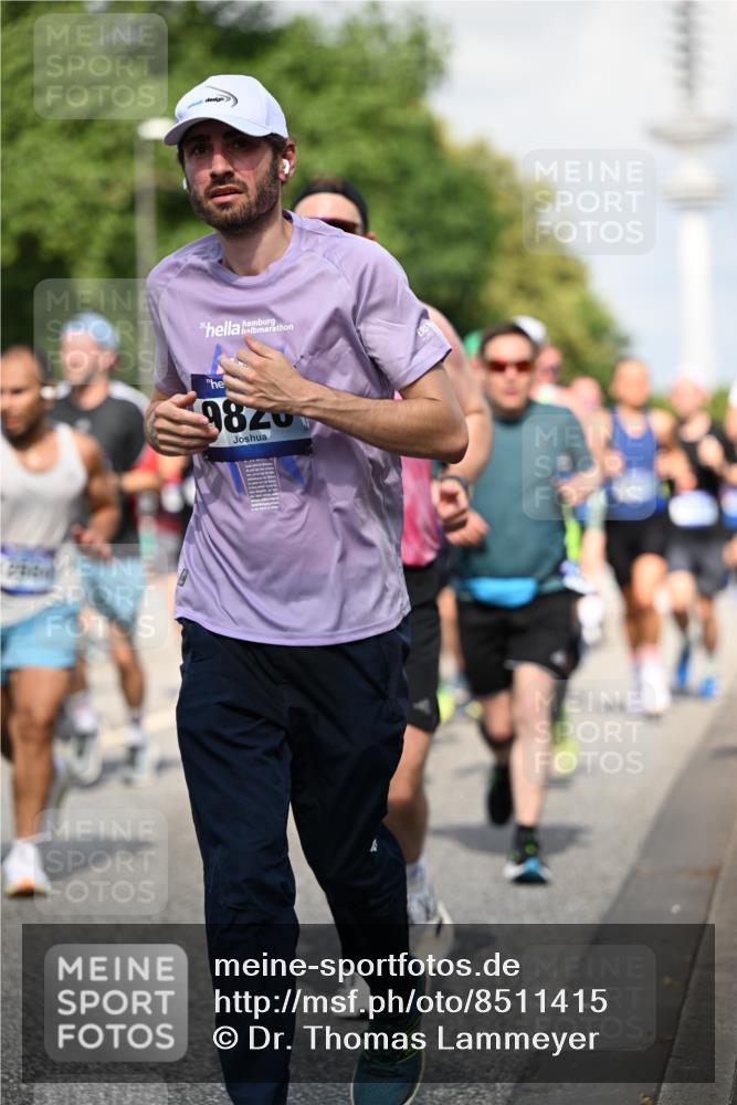 29.06.2025 - hella hamburg halbmarathon Dr. Thomas Lammeyer http://msf.ph/oto/8511415 29.06.2025 10:00:46 Kennedybrücke 1381, 1460, 1496, 1537, 1833, 2074, 2082, 2111, 2208, 2340, 2378, 2396, 2771, 2839, 2869, 2878, 3310, 3426, 3575, 3652, 3791, 4770, 4833, 4897, 4967, 5169, 5194, 5319, 5839, 6309, 6377, 6561, 6562, 7177, 8112, 8313, 8361, 8514, 8572, 8587, 8618, 8651, 8661, 8710, 8813, 8863, 8930, 8996, 9082, 9497, 9752, 9820, 9876, 9985, 10189, 10371, 10859, 11018, 11184, 11429 meine-sportfotos.de