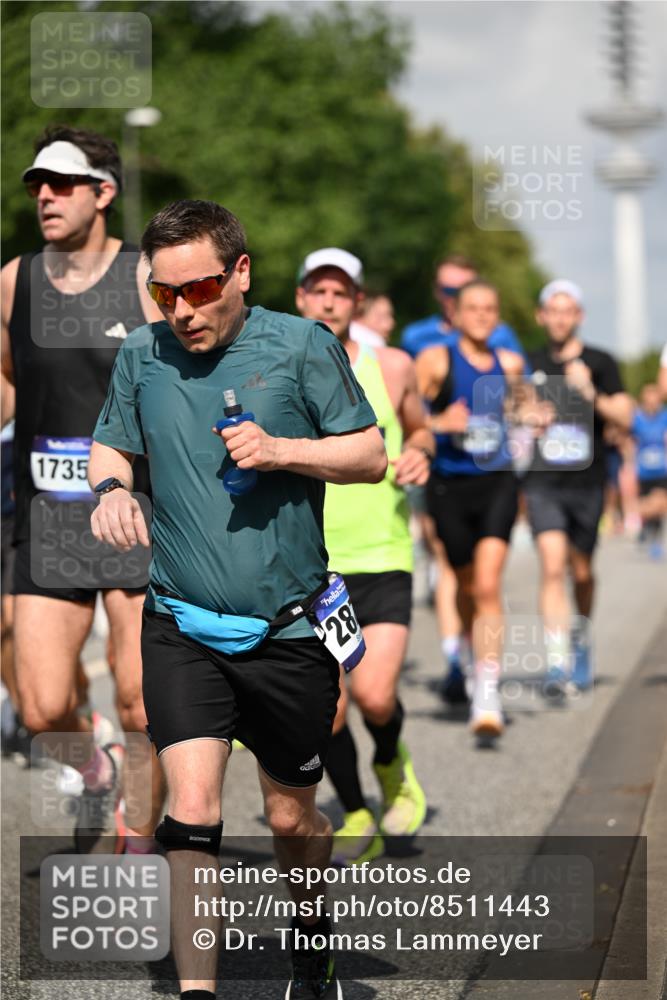 29.06.2025 - hella hamburg halbmarathon Dr. Thomas Lammeyer http://msf.ph/oto/8511443 29.06.2025 10:00:47 Kennedybrücke 1381, 1460, 1496, 1537, 1833, 2074, 2082, 2111, 2208, 2340, 2378, 2396, 2771, 2839, 2869, 2878, 3310, 3426, 3575, 3652, 3791, 4770, 4833, 4897, 4967, 5169, 5194, 5319, 5839, 6309, 6377, 6561, 6562, 7177, 8112, 8313, 8361, 8514, 8572, 8587, 8618, 8651, 8661, 8710, 8813, 8863, 8930, 8996, 9082, 9497, 9752, 9820, 9876, 9985, 10040, 10189, 10371, 10859, 11018, 11184, 11429 meine-sportfotos.de