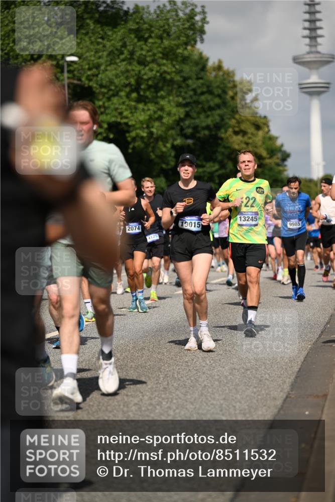29.06.2025 - hella hamburg halbmarathon Dr. Thomas Lammeyer http://msf.ph/oto/8511532 29.06.2025 10:00:51 Kennedybrücke 1381, 1496, 1537, 1833, 2074, 2111, 2208, 2340, 2378, 2396, 2595, 2771, 2814, 2839, 2869, 2878, 3310, 3575, 3652, 3791, 4726, 4770, 4833, 4897, 5013, 5169, 5194, 5319, 5839, 6631, 7177, 7918, 8112, 8313, 8361, 8587, 8618, 8651, 8661, 8710, 8813, 8863, 8930, 8968, 8996, 9246, 9752, 9820, 9876, 9985, 10040, 10189, 10371, 10859, 10896, 11184, 11339, 11429 meine-sportfotos.de