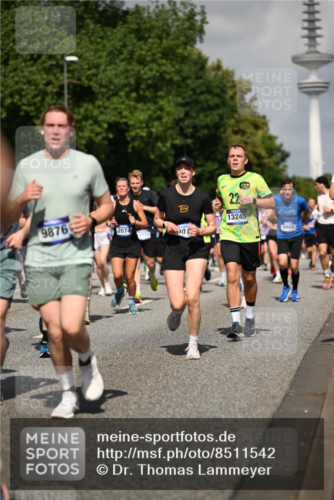 29.06.2025 - hella hamburg halbmarathon Dr. Thomas Lammeyer http://msf.ph/oto/8511542 29.06.2025 10:00:51 Kennedybrücke 1381, 1496, 1537, 1833, 2074, 2111, 2208, 2340, 2378, 2396, 2595, 2771, 2814, 2839, 2869, 2878, 3310, 3575, 3652, 3791, 4726, 4770, 4833, 4897, 5013, 5169, 5194, 5319, 5839, 6631, 7177, 7918, 8112, 8313, 8361, 8587, 8618, 8651, 8661, 8710, 8813, 8863, 8930, 8968, 8996, 9246, 9752, 9820, 9876, 9985, 10040, 10189, 10371, 10859, 10896, 11184, 11339, 11429 meine-sportfotos.de