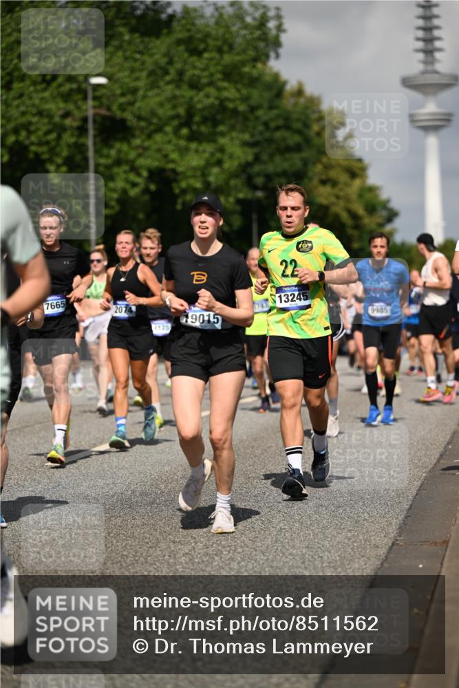 29.06.2025 - hella hamburg halbmarathon Dr. Thomas Lammeyer http://msf.ph/oto/8511562 29.06.2025 10:00:52 Kennedybrücke 1381, 1496, 1537, 1833, 2074, 2111, 2208, 2340, 2378, 2396, 2595, 2771, 2814, 2839, 2869, 2878, 3575, 3652, 3791, 4299, 4726, 4770, 4833, 4897, 5013, 5169, 5194, 5319, 5839, 6033, 6631, 7177, 7918, 8112, 8313, 8587, 8618, 8651, 8661, 8710, 8813, 8863, 8930, 8968, 9246, 9752, 9820, 9876, 9985, 10040, 10189, 10667, 10859, 10896, 11184, 11339, 11429 meine-sportfotos.de