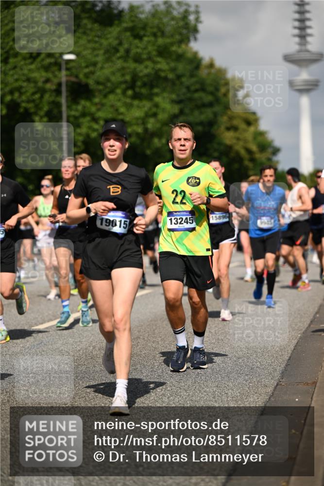 29.06.2025 - hella hamburg halbmarathon Dr. Thomas Lammeyer http://msf.ph/oto/8511578 29.06.2025 10:00:53 Kennedybrücke 1381, 1496, 1537, 1833, 2074, 2111, 2340, 2378, 2396, 2595, 2814, 2839, 2869, 2878, 3575, 3652, 3791, 4299, 4726, 4770, 4833, 4897, 5013, 5169, 5194, 5319, 5839, 6033, 6125, 6631, 7177, 7918, 8112, 8313, 8587, 8618, 8651, 8661, 8710, 8813, 8863, 8930, 8968, 9246, 9752, 9820, 9876, 9985, 10040, 10189, 10667, 10859, 10896, 11184, 11339, 11429 meine-sportfotos.de