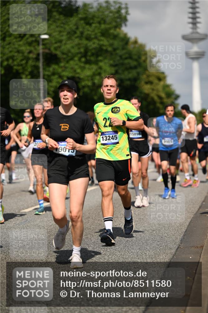 29.06.2025 - hella hamburg halbmarathon Dr. Thomas Lammeyer http://msf.ph/oto/8511580 29.06.2025 10:00:53 Kennedybrücke 1381, 1496, 1537, 1833, 2074, 2111, 2340, 2378, 2396, 2595, 2814, 2839, 2869, 2878, 3575, 3652, 3791, 4299, 4726, 4770, 4833, 4897, 5013, 5169, 5194, 5319, 5839, 6033, 6125, 6631, 7177, 7918, 8112, 8313, 8587, 8618, 8651, 8661, 8710, 8813, 8863, 8930, 8968, 9246, 9752, 9820, 9876, 9985, 10040, 10189, 10667, 10859, 10896, 11184, 11339, 11429 meine-sportfotos.de