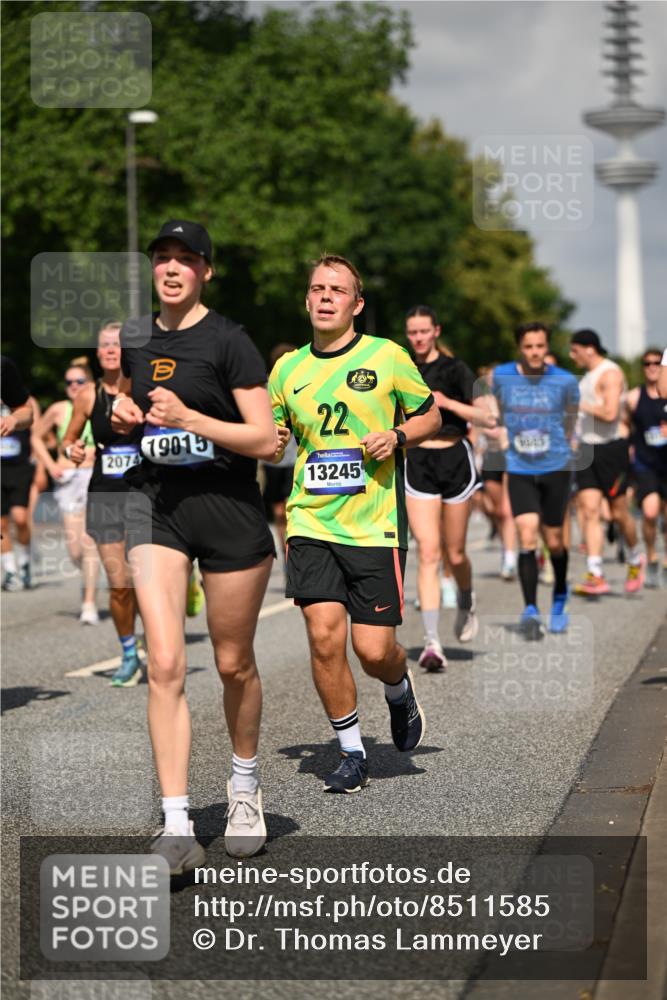 29.06.2025 - hella hamburg halbmarathon Dr. Thomas Lammeyer http://msf.ph/oto/8511585 29.06.2025 10:00:53 Kennedybrücke 1381, 1496, 1537, 1833, 2074, 2111, 2340, 2378, 2396, 2595, 2814, 2839, 2869, 2878, 3575, 3652, 3791, 4299, 4726, 4770, 4833, 4897, 5013, 5169, 5194, 5319, 5839, 6033, 6125, 6631, 7177, 7918, 8112, 8313, 8587, 8618, 8651, 8661, 8710, 8813, 8863, 8930, 8968, 9246, 9752, 9820, 9876, 9985, 10040, 10189, 10667, 10859, 10896, 11184, 11339, 11429 meine-sportfotos.de
