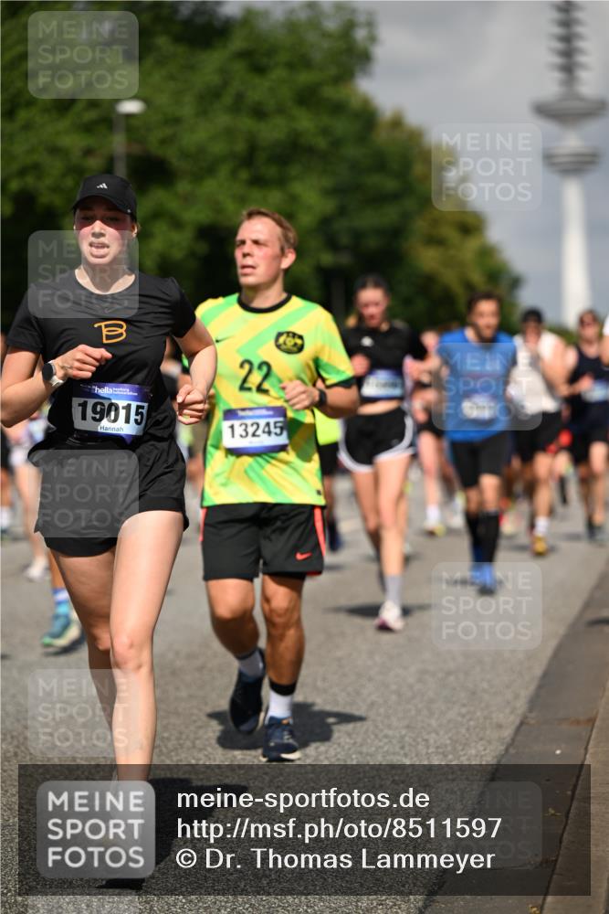 29.06.2025 - hella hamburg halbmarathon Dr. Thomas Lammeyer http://msf.ph/oto/8511597 29.06.2025 10:00:53 Kennedybrücke 1381, 1496, 1537, 1833, 2074, 2111, 2340, 2378, 2396, 2595, 2814, 2839, 2869, 2878, 3575, 3652, 3791, 4299, 4726, 4770, 4833, 4897, 5013, 5169, 5194, 5319, 5839, 6033, 6125, 6631, 7177, 7918, 8112, 8313, 8587, 8618, 8651, 8661, 8710, 8813, 8863, 8930, 8968, 9246, 9752, 9820, 9876, 9985, 10040, 10189, 10667, 10859, 10896, 11184, 11339, 11429 meine-sportfotos.de