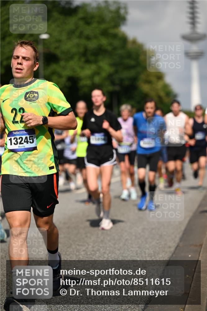29.06.2025 - hella hamburg halbmarathon Dr. Thomas Lammeyer http://msf.ph/oto/8511615 29.06.2025 10:00:54 Kennedybrücke 1381, 1537, 1833, 2074, 2111, 2340, 2378, 2396, 2595, 2814, 2839, 2869, 2878, 3575, 3652, 3791, 4299, 4726, 4770, 4833, 4897, 5013, 5018, 5169, 5194, 5319, 5839, 6033, 6125, 6631, 7177, 7918, 8112, 8313, 8587, 8618, 8651, 8661, 8710, 8813, 8863, 8930, 8968, 9060, 9246, 9752, 9820, 9876, 9985, 10040, 10189, 10667, 10859, 10896, 11184, 11339, 11429 meine-sportfotos.de