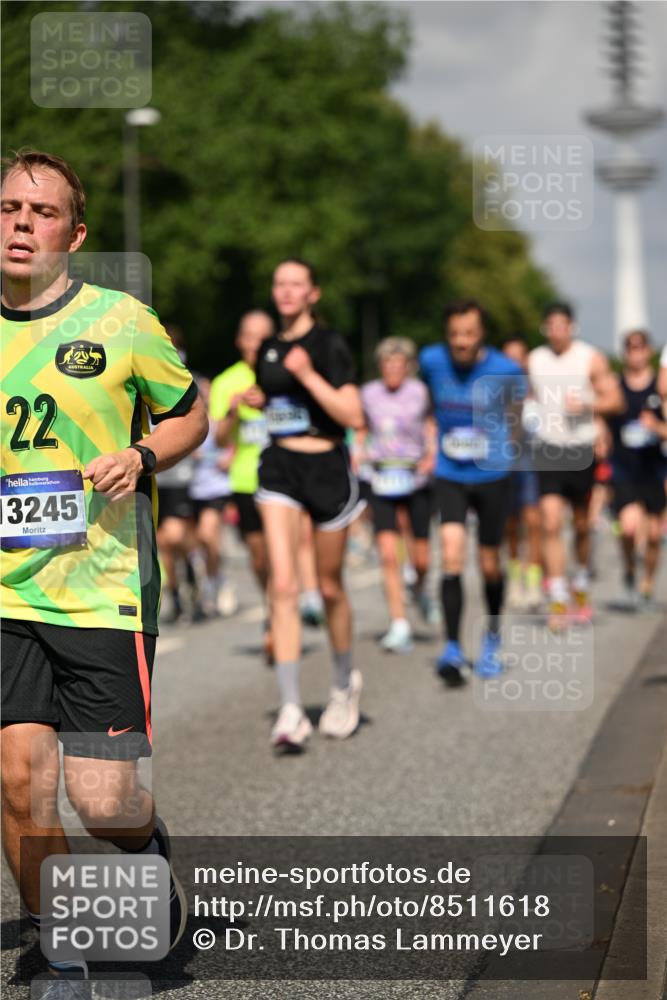 29.06.2025 - hella hamburg halbmarathon Dr. Thomas Lammeyer http://msf.ph/oto/8511618 29.06.2025 10:00:54 Kennedybrücke 1381, 1537, 1833, 2074, 2111, 2340, 2378, 2396, 2595, 2814, 2839, 2869, 2878, 3575, 3652, 3791, 4299, 4726, 4770, 4833, 4897, 5013, 5018, 5169, 5194, 5319, 5839, 6033, 6125, 6631, 7177, 7918, 8112, 8313, 8587, 8618, 8651, 8661, 8710, 8813, 8863, 8930, 8968, 9060, 9246, 9752, 9820, 9876, 9985, 10040, 10189, 10667, 10859, 10896, 11184, 11339, 11429 meine-sportfotos.de