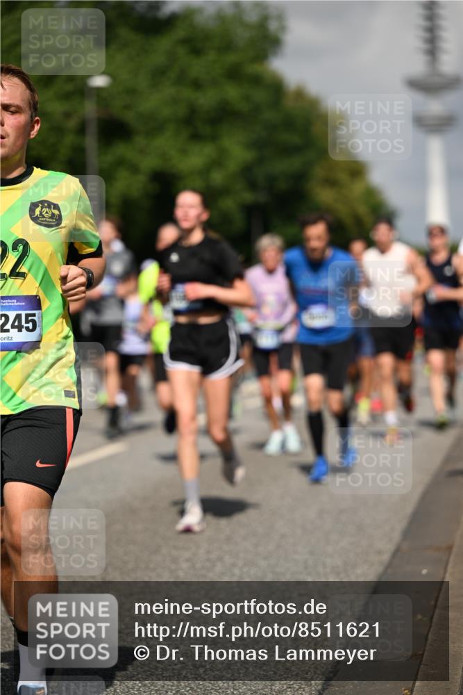 29.06.2025 - hella hamburg halbmarathon Dr. Thomas Lammeyer http://msf.ph/oto/8511621 29.06.2025 10:00:55 Kennedybrücke 1086, 1381, 1537, 1833, 2074, 2111, 2340, 2378, 2396, 2595, 2814, 2839, 2869, 2878, 3103, 3575, 3652, 3791, 4299, 4558, 4726, 4770, 4897, 5013, 5018, 5169, 5194, 5319, 5839, 6033, 6125, 6631, 7177, 7918, 8112, 8313, 8618, 8651, 8661, 8710, 8813, 8863, 8930, 8968, 9060, 9246, 9752, 9820, 9876, 9985, 10040, 10189, 10549, 10667, 10859, 10896, 11184, 11339, 11429 meine-sportfotos.de