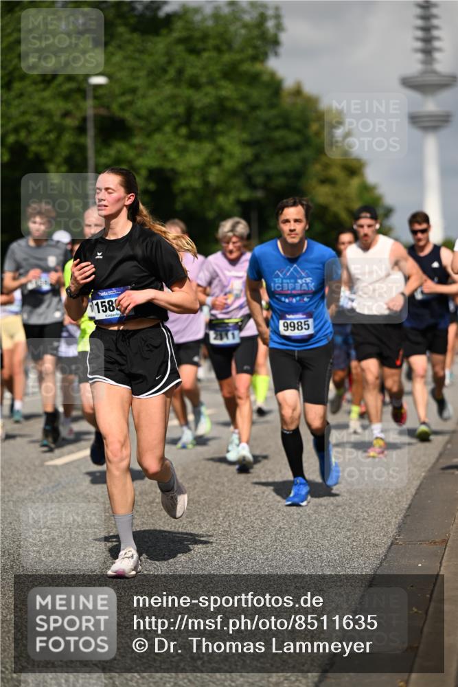 29.06.2025 - hella hamburg halbmarathon Dr. Thomas Lammeyer http://msf.ph/oto/8511635 29.06.2025 10:00:55 Kennedybrücke 1086, 1381, 1537, 1833, 2074, 2111, 2340, 2378, 2396, 2595, 2814, 2839, 2869, 2878, 3103, 3575, 3652, 3791, 4299, 4558, 4726, 4770, 4897, 5013, 5018, 5169, 5194, 5319, 5839, 6033, 6125, 6631, 7177, 7918, 8112, 8313, 8618, 8651, 8661, 8710, 8813, 8863, 8930, 8968, 9060, 9246, 9752, 9820, 9876, 9985, 10040, 10189, 10549, 10667, 10859, 10896, 11184, 11339, 11429 meine-sportfotos.de