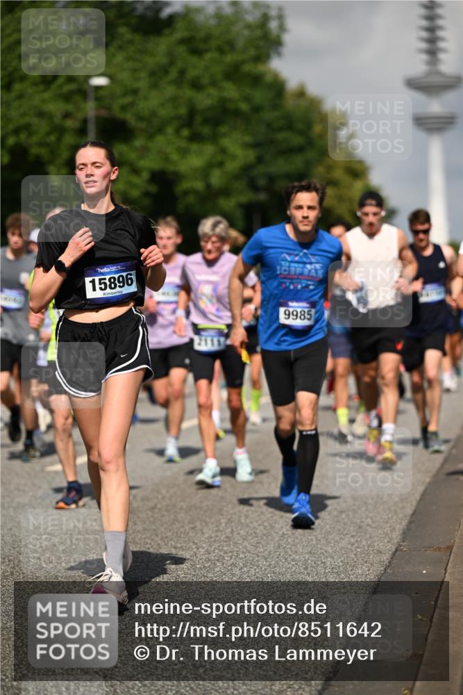 29.06.2025 - hella hamburg halbmarathon Dr. Thomas Lammeyer http://msf.ph/oto/8511642 29.06.2025 10:00:56 Kennedybrücke 1086, 1381, 1537, 1833, 2074, 2111, 2340, 2378, 2396, 2595, 2814, 2839, 2869, 2878, 3103, 3575, 3652, 3791, 4299, 4558, 4726, 4770, 4897, 5013, 5018, 5194, 5319, 5839, 6033, 6125, 6631, 7177, 7918, 8112, 8313, 8618, 8651, 8661, 8710, 8813, 8863, 8930, 8968, 9060, 9246, 9820, 9876, 9985, 10040, 10189, 10549, 10667, 10859, 10896, 11184, 11339, 11429 meine-sportfotos.de