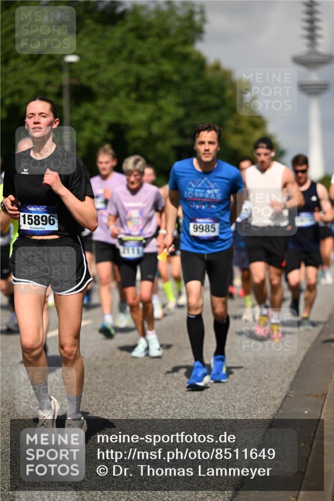 29.06.2025 - hella hamburg halbmarathon Dr. Thomas Lammeyer http://msf.ph/oto/8511649 29.06.2025 10:00:56 Kennedybrücke 1086, 1381, 1537, 1833, 2074, 2111, 2340, 2378, 2396, 2595, 2814, 2839, 2869, 2878, 3103, 3575, 3652, 3791, 4299, 4558, 4726, 4770, 4897, 5013, 5018, 5194, 5319, 5839, 6033, 6125, 6631, 7177, 7918, 8112, 8313, 8618, 8651, 8661, 8710, 8813, 8863, 8930, 8968, 9060, 9246, 9820, 9876, 9985, 10040, 10189, 10549, 10667, 10859, 10896, 11184, 11339, 11429 meine-sportfotos.de