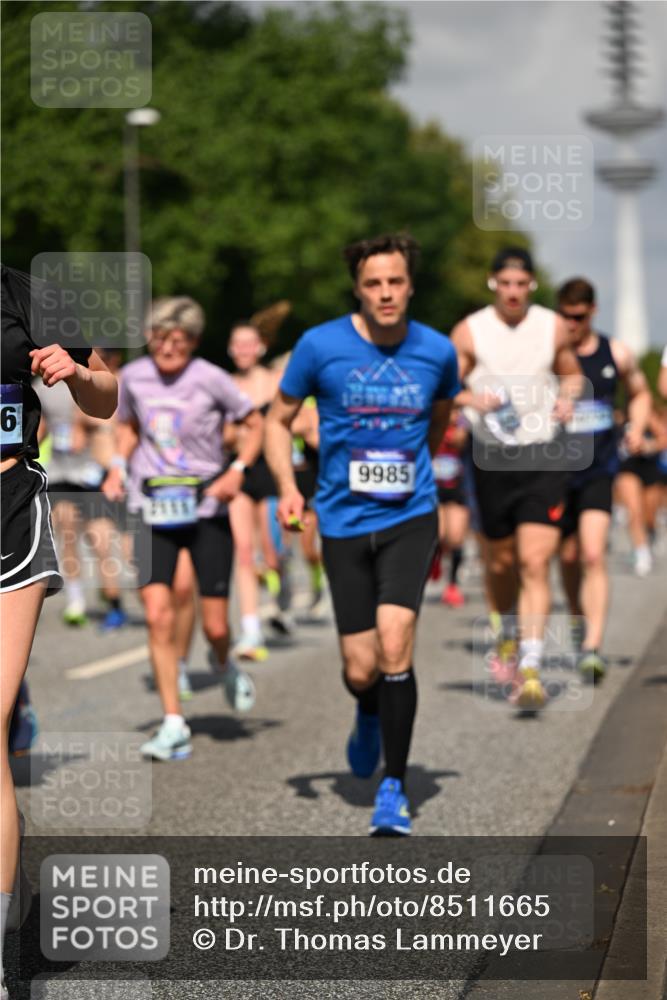 29.06.2025 - hella hamburg halbmarathon Dr. Thomas Lammeyer http://msf.ph/oto/8511665 29.06.2025 10:00:56 Kennedybrücke 1086, 1381, 1537, 1833, 2074, 2111, 2340, 2378, 2396, 2595, 2814, 2839, 2869, 2878, 3103, 3575, 3652, 3791, 4299, 4558, 4726, 4770, 4897, 5013, 5018, 5194, 5319, 5839, 6033, 6125, 6631, 7177, 7918, 8112, 8313, 8618, 8651, 8661, 8710, 8813, 8863, 8930, 8968, 9060, 9246, 9820, 9876, 9985, 10040, 10189, 10549, 10667, 10859, 10896, 11184, 11339, 11429 meine-sportfotos.de