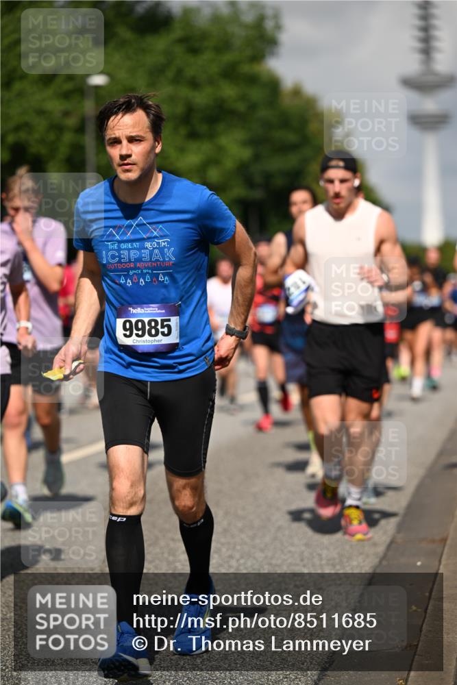 29.06.2025 - hella hamburg halbmarathon Dr. Thomas Lammeyer http://msf.ph/oto/8511685 29.06.2025 10:00:57 Kennedybrücke 1086, 1381, 1537, 1833, 2074, 2111, 2378, 2396, 2595, 2814, 2839, 2869, 2878, 3103, 3575, 3652, 3791, 4299, 4558, 4726, 4770, 4897, 5013, 5018, 5194, 5319, 5839, 6033, 6125, 6631, 7177, 7918, 8112, 8313, 8618, 8651, 8661, 8710, 8813, 8863, 8930, 8968, 9060, 9246, 9316, 9820, 9876, 9985, 10040, 10189, 10549, 10667, 10859, 10896, 11184, 11339, 11429 meine-sportfotos.de