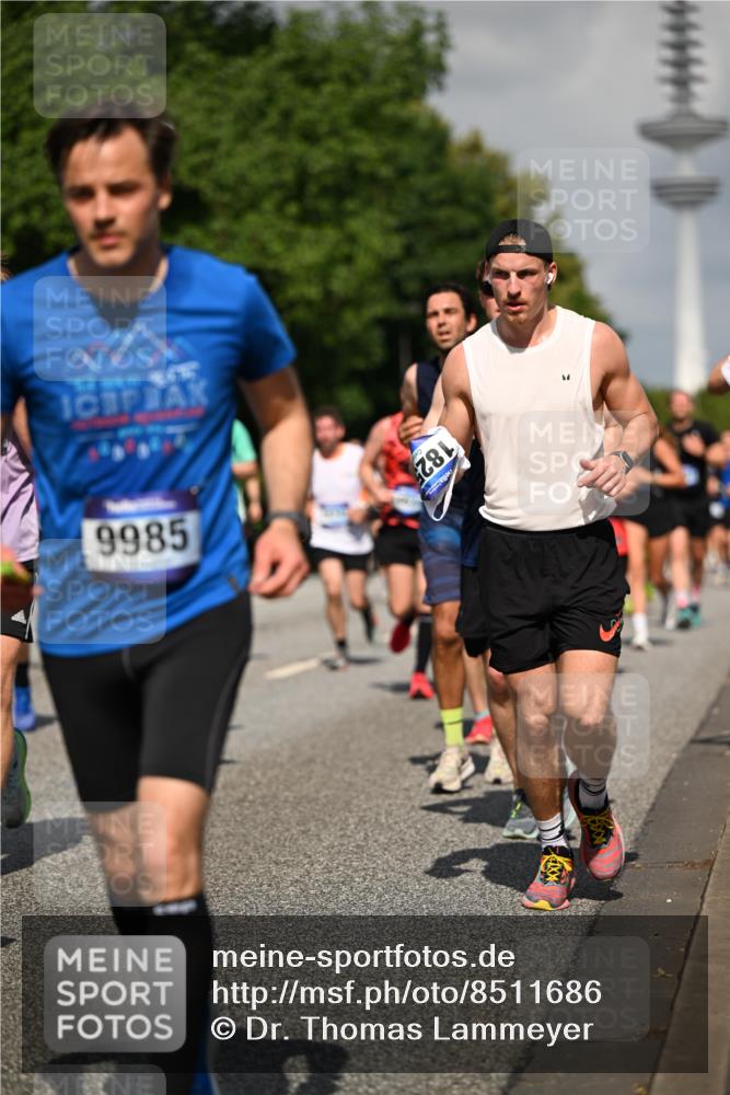 29.06.2025 - hella hamburg halbmarathon Dr. Thomas Lammeyer http://msf.ph/oto/8511686 29.06.2025 10:00:58 Kennedybrücke 1086, 1381, 1442, 1833, 2074, 2111, 2378, 2396, 2595, 2814, 2839, 2869, 2878, 3103, 3575, 3652, 3791, 4299, 4558, 4726, 4770, 4897, 5013, 5018, 5024, 5194, 5319, 5744, 5839, 6033, 6125, 6631, 7177, 7918, 8112, 8313, 8618, 8651, 8661, 8710, 8813, 8863, 8930, 8968, 9060, 9246, 9316, 9820, 9876, 9985, 10040, 10189, 10549, 10667, 10859, 10896, 11184, 11339, 11429 meine-sportfotos.de