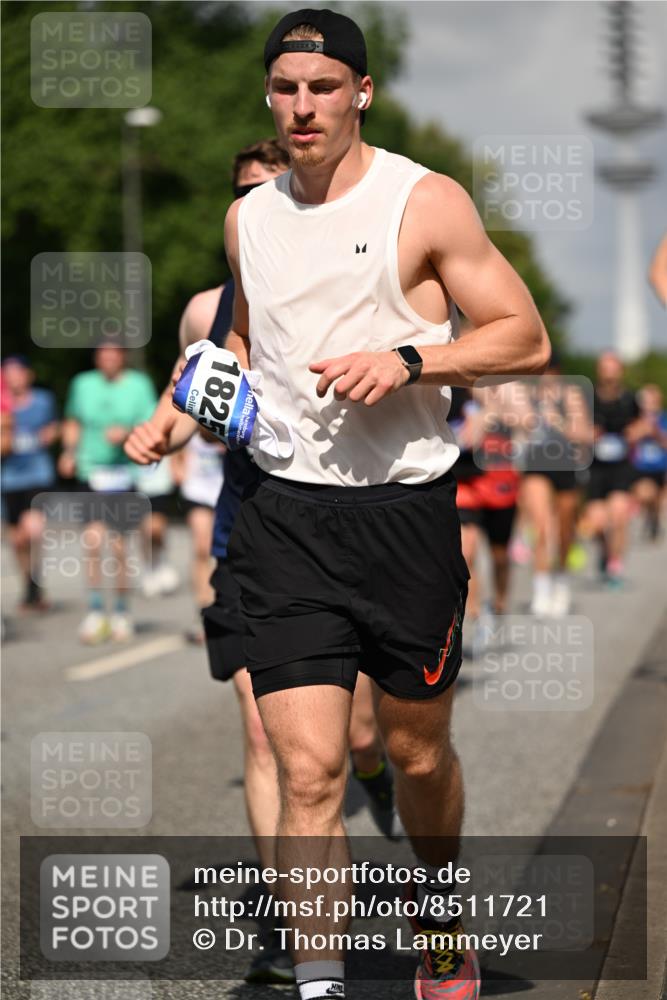 29.06.2025 - hella hamburg halbmarathon Dr. Thomas Lammeyer http://msf.ph/oto/8511721 29.06.2025 10:00:59 Kennedybrücke 1086, 1381, 1442, 1833, 2074, 2111, 2378, 2396, 2595, 2814, 2839, 2869, 2878, 3103, 3575, 3652, 3791, 4299, 4558, 4726, 4770, 4897, 5013, 5018, 5024, 5194, 5319, 5744, 5839, 6033, 6125, 6631, 6762, 6795, 7177, 7918, 8112, 8313, 8447, 8618, 8651, 8661, 8710, 8813, 8863, 8930, 8968, 9060, 9246, 9316, 9876, 9985, 10040, 10189, 10549, 10667, 10859, 10896, 11184, 11339, 11429 meine-sportfotos.de