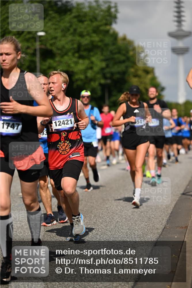 29.06.2025 - hella hamburg halbmarathon Dr. Thomas Lammeyer http://msf.ph/oto/8511785 29.06.2025 10:01:02 Kennedybrücke 1086, 1327, 1381, 1442, 1833, 2074, 2111, 2119, 2396, 2595, 2814, 2869, 3103, 3575, 3652, 3791, 4261, 4299, 4558, 4726, 4770, 4897, 5013, 5018, 5024, 5319, 5744, 6033, 6125, 6631, 6762, 6795, 7177, 7259, 7918, 8112, 8447, 8651, 8661, 8710, 8813, 8930, 8968, 9060, 9246, 9316, 9876, 9985, 10040, 10189, 10549, 10667, 10896, 11184, 11339 meine-sportfotos.de