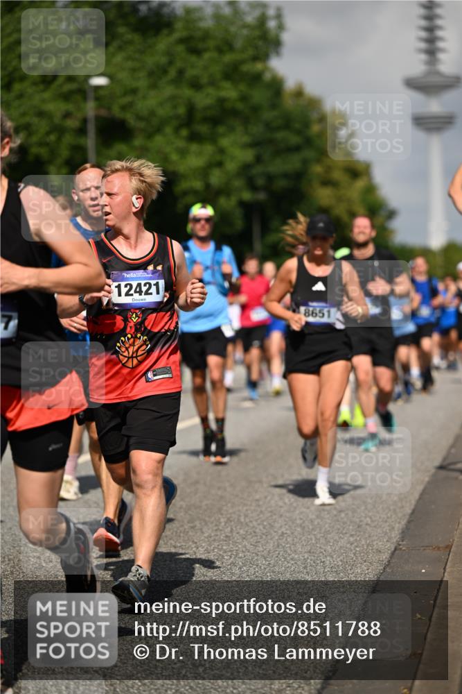 29.06.2025 - hella hamburg halbmarathon Dr. Thomas Lammeyer http://msf.ph/oto/8511788 29.06.2025 10:01:02 Kennedybrücke 1086, 1327, 1381, 1442, 1833, 2074, 2111, 2119, 2396, 2595, 2814, 2869, 3103, 3575, 3652, 3791, 4261, 4299, 4558, 4726, 4770, 4897, 5013, 5018, 5024, 5319, 5744, 6033, 6125, 6631, 6762, 6795, 7177, 7259, 7918, 8112, 8447, 8651, 8661, 8710, 8813, 8930, 8968, 9060, 9246, 9316, 9876, 9985, 10040, 10189, 10549, 10667, 10896, 11184, 11339 meine-sportfotos.de