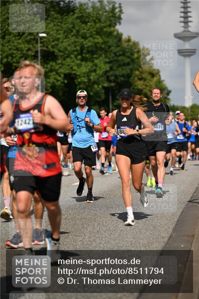 29.06.2025 - hella hamburg halbmarathon Dr. Thomas Lammeyer http://msf.ph/oto/8511794 29.06.2025 10:01:02 Kennedybrücke 1086, 1327, 1381, 1442, 1833, 2074, 2111, 2119, 2396, 2595, 2814, 2869, 3103, 3575, 3652, 3791, 4261, 4299, 4558, 4726, 4770, 4897, 5013, 5018, 5024, 5319, 5744, 6033, 6125, 6631, 6762, 6795, 7177, 7259, 7918, 8112, 8447, 8651, 8661, 8710, 8813, 8930, 8968, 9060, 9246, 9316, 9876, 9985, 10040, 10189, 10549, 10667, 10896, 11184, 11339 meine-sportfotos.de