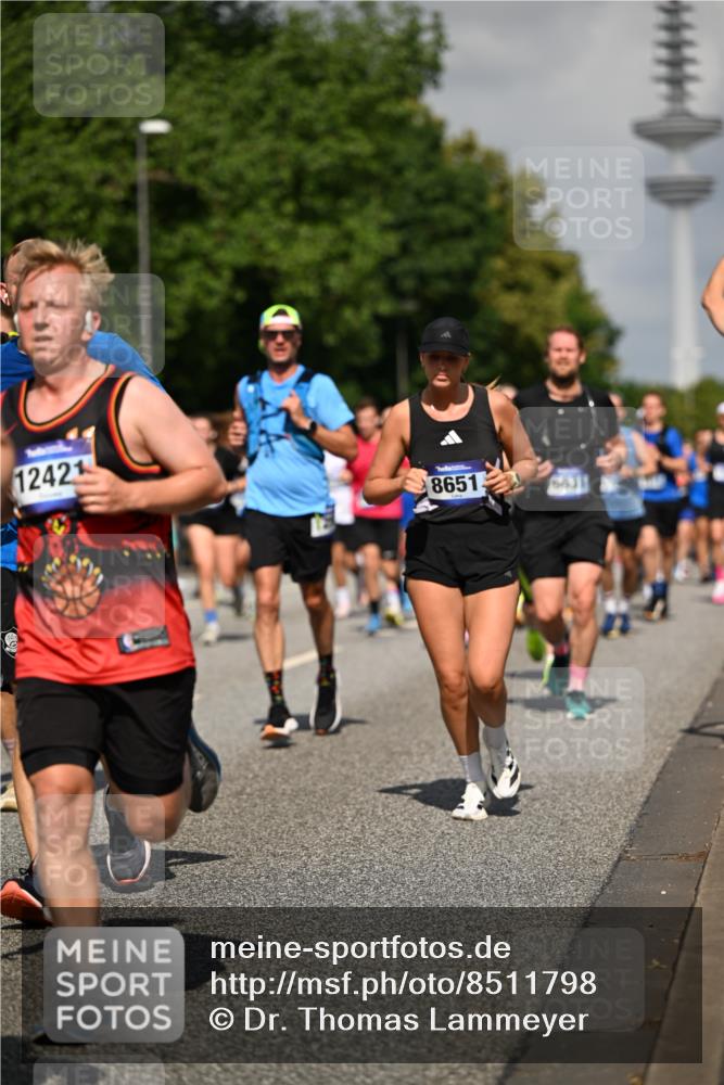29.06.2025 - hella hamburg halbmarathon Dr. Thomas Lammeyer http://msf.ph/oto/8511798 29.06.2025 10:01:02 Kennedybrücke 1086, 1327, 1381, 1442, 1833, 2074, 2111, 2119, 2396, 2595, 2814, 2869, 3103, 3575, 3652, 3791, 4261, 4299, 4558, 4726, 4770, 4897, 5013, 5018, 5024, 5319, 5744, 6033, 6125, 6631, 6762, 6795, 7177, 7259, 7918, 8112, 8447, 8651, 8661, 8710, 8813, 8930, 8968, 9060, 9246, 9316, 9876, 9985, 10040, 10189, 10549, 10667, 10896, 11184, 11339 meine-sportfotos.de